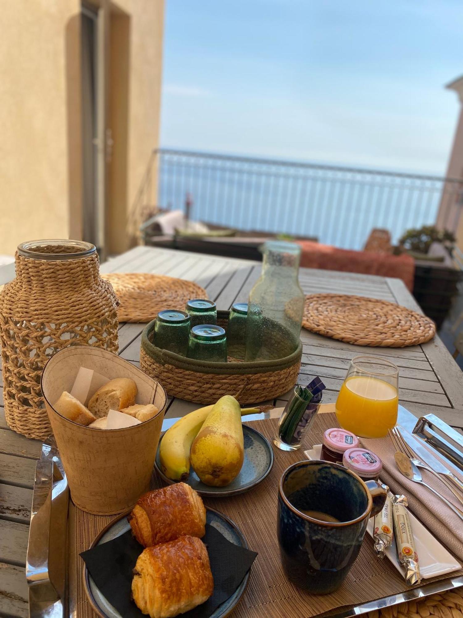 Des Gouverneurs Hotel 4*